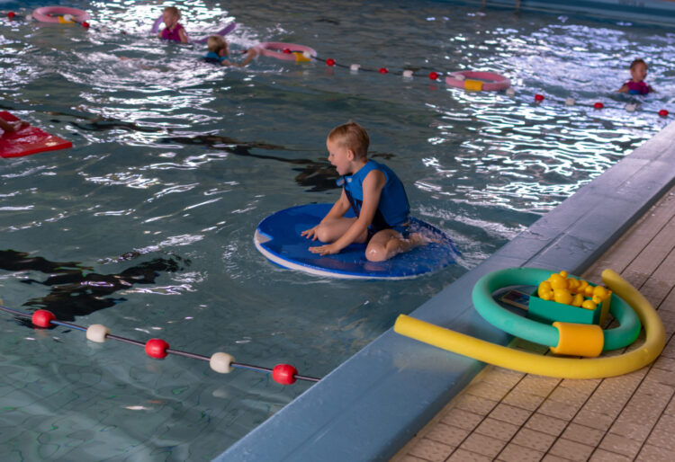 spelen in het water