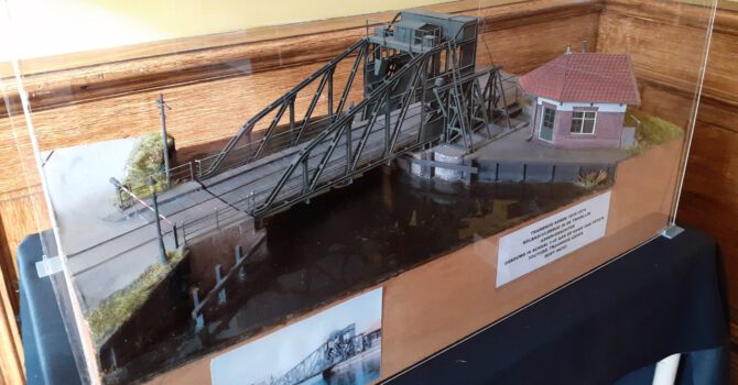 Modelspoorbaan, basculebrug