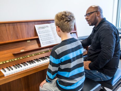 Kielzog, pianoles op de muziekschool