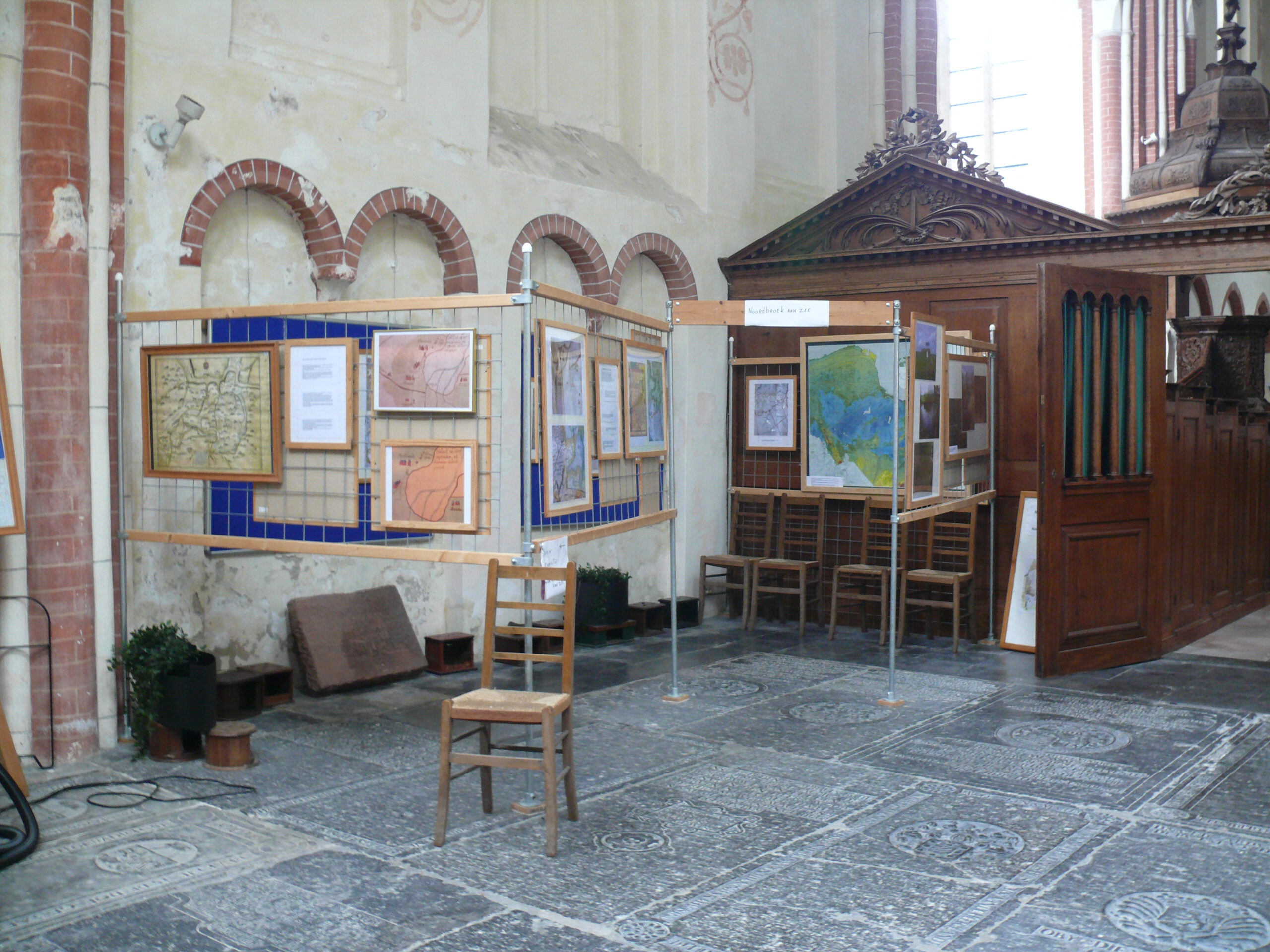Dollard achter de kerk
