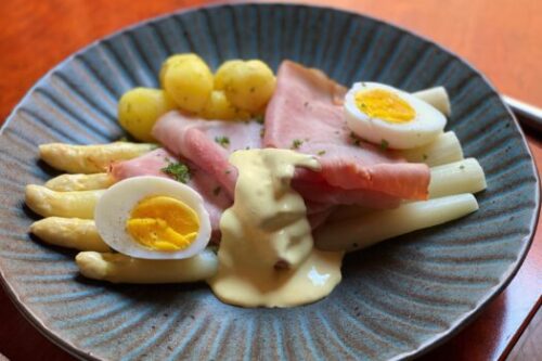 Hotel-Restaurant Faber serveert een aspergeschotel