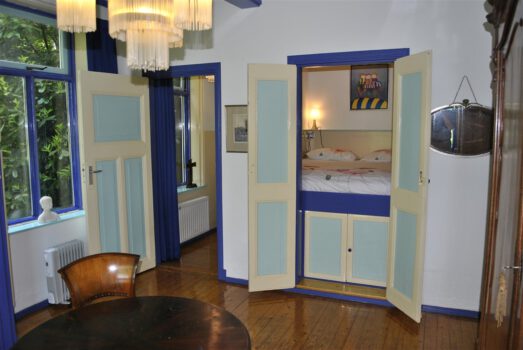 voormalige woonkamer met ruime bedstede van kroegbaas