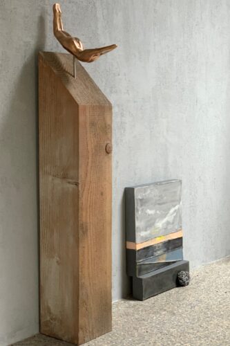 Duikertje Brons & Wandobject, uit de serie KZDZNZKKN, encaustic